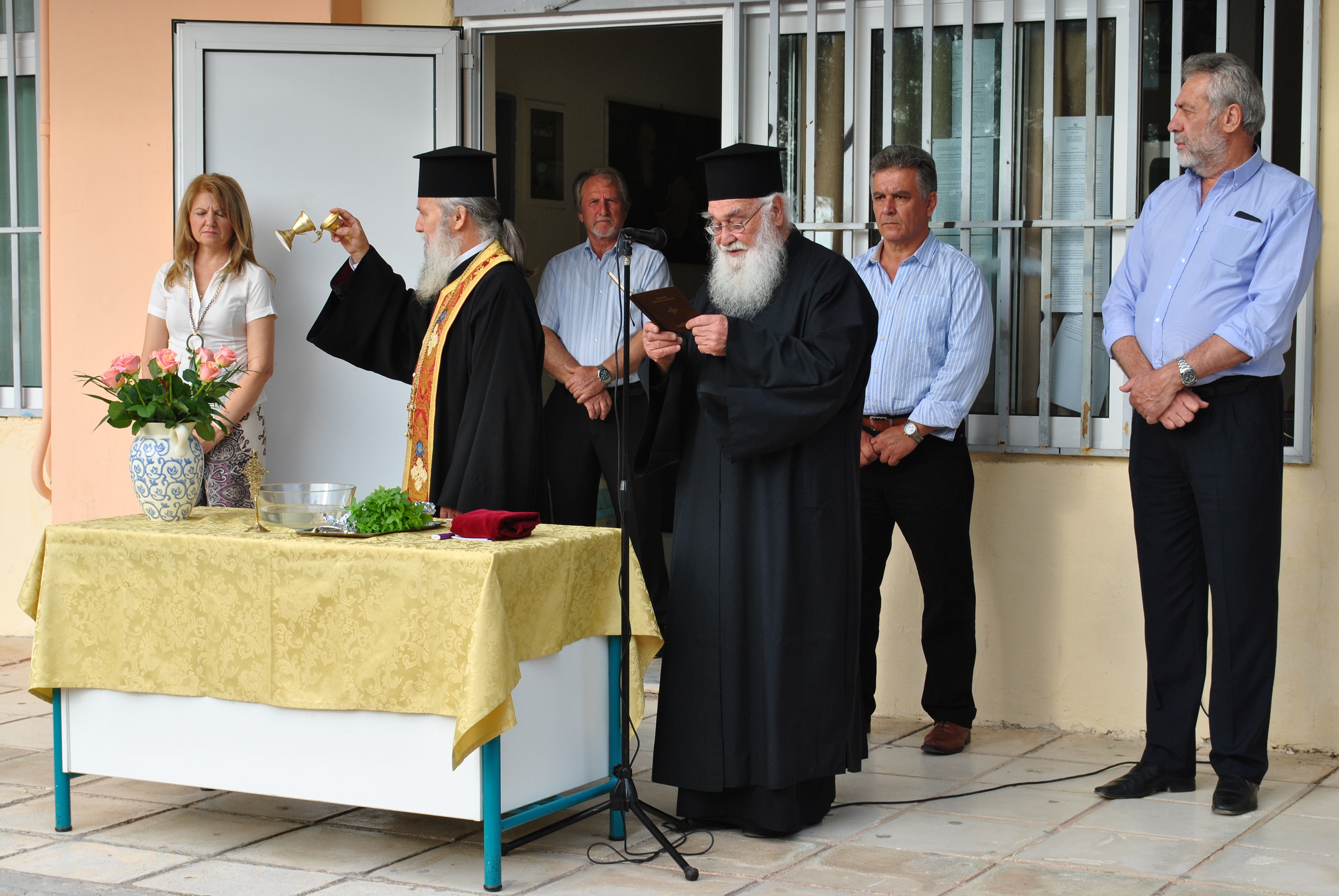 Με ευχές και χαμόγελα οι Αγιασμοί στα Σχολεία – φωτο