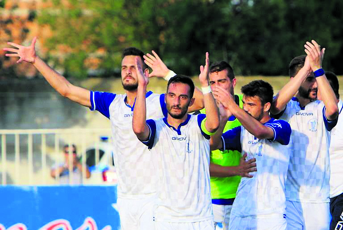 Αχιλλέας – Νίκη 1-4, Οπούντιος – Πύρασος 2-2 και  Ρήγας – Δωτιέας 3-0