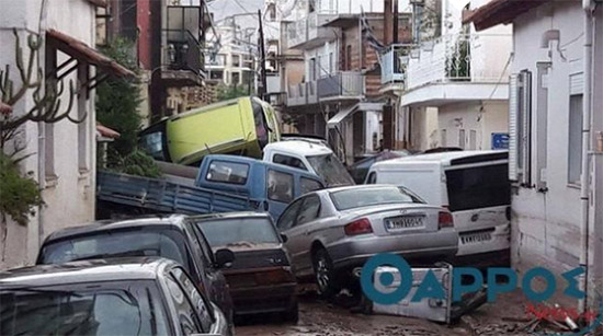 Φονική κακοκαιρία: Μια γυναίκα νεκρή και μια αγνοούμενη – Εικόνες βιβλικής καταστροφής!