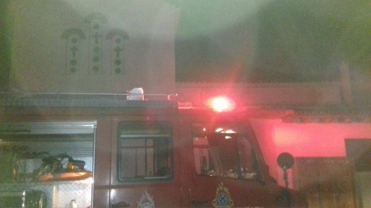 Εκκλησία στη Γλύφα τυλίχθηκε στις φλόγες