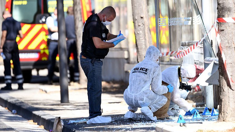 Αυτοκίνητο έπεσε σε πεζούς στη Μασσαλία