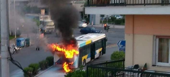 Πυρκαγιά σε λεωφορείο στη Νίκαια