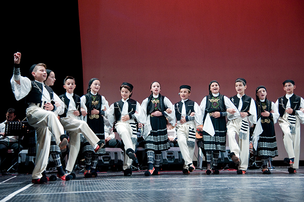Εκδήλωση με παραδοσιακούς χορούς από το Λύκειο των Ελληνίδων Βόλου-Π.Τ.Χ. Αλμυρού και το Λύκειο των Ελληνίδων Ιωαννίνων
