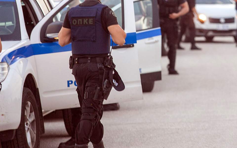Αλμυρός: Συνελήφθη οδηγός ταξί για μεταφορά μη νόμιμων αλλοδαπών