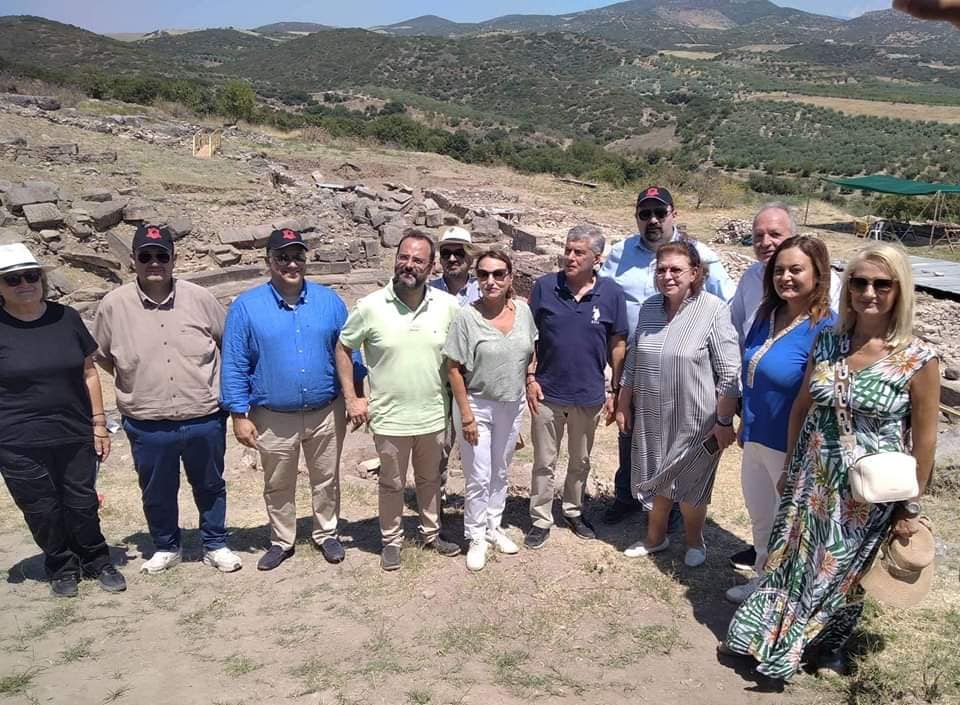 Επιθεώρηση στο Αρχαίο Θέατρο Φθιωτίδων Θηβών από την Υπουργό Λ. Μενδώνη και τον Περιφερειάρχη Κ. Αγοραστό