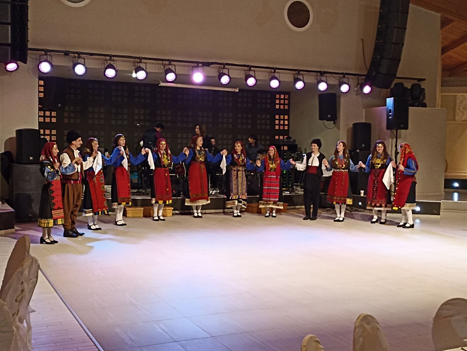 Μεγάλη προσέλευση στη χοροεσπερίδα του Συλλόγου Ανατολικής Ρωμυλίας Ευξεινούπολη