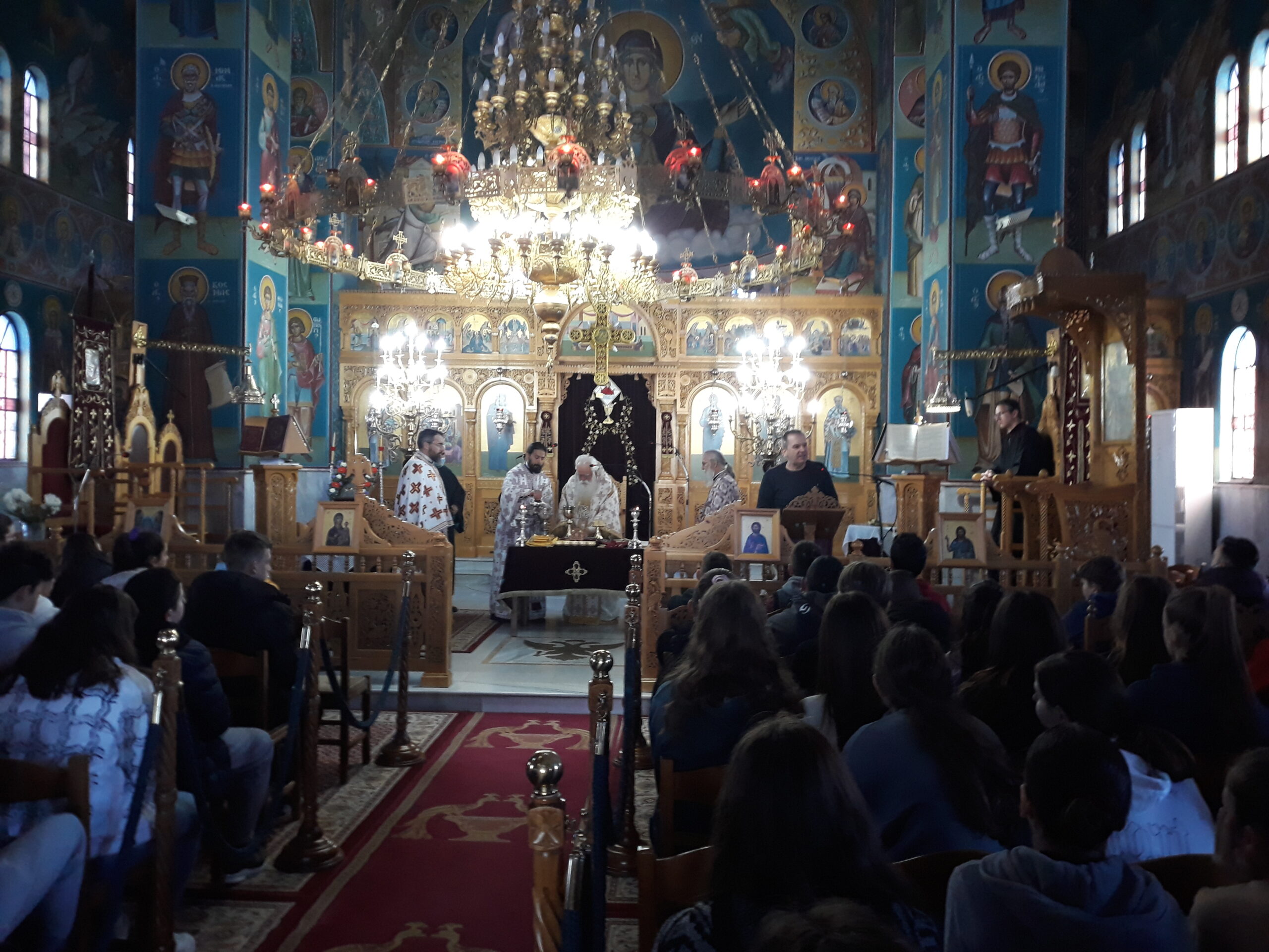 Υποδειγματική Θεία Λειτουργία για τους μαθητές του Γυμνασίου-Λ.T. Ευξεινούπολης