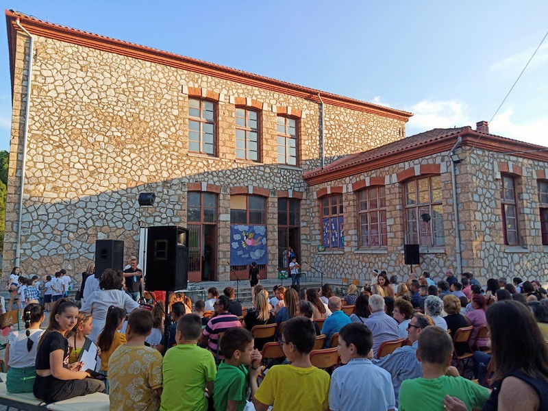 Ένας αιώνας του πέτρινου κτηρίου του Δημοτικού Σχολείου Σούρπης – Γράφει ο Τριαντάφυλλος Σπανός