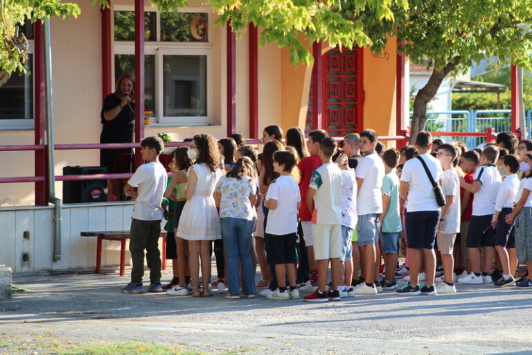 Οι ώρες των Αγιασμών στα σχολεία Αλμυρού, Ρήγα Φεραίου, Ν. Αγχιάλου