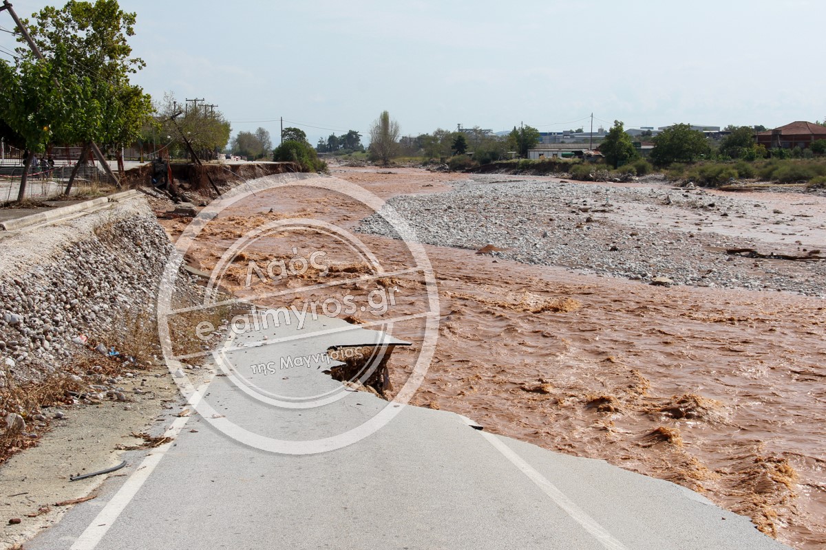 Οι πλημμύρες στη Θεσσαλία έχουν κόψει -κυκλοφοριακά- στα δυο την Ελλάδα – Κυκλοφοριακές ρυθμίσεις (ώρα 8:40 – 10-9-23)