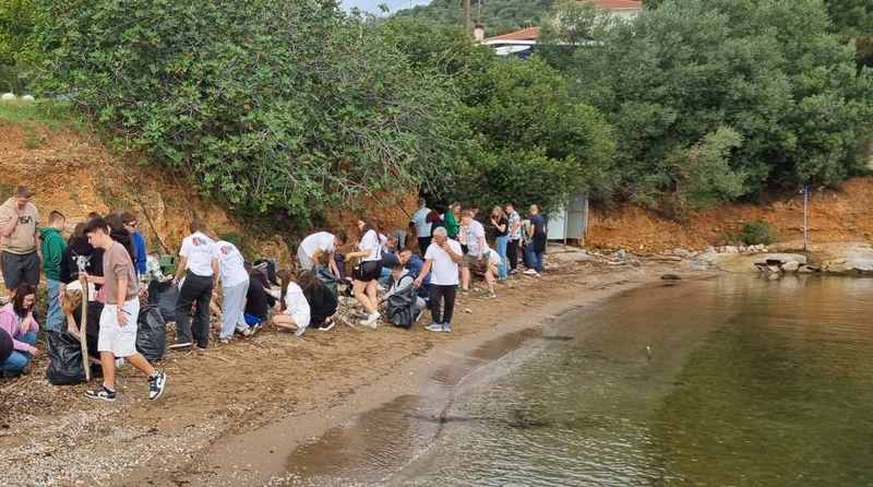Εθελοντική δράση καθαρισμού στην Αμαλιάπολη, πρωτοβουλία του Κ. Δημητρίου