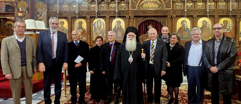 Η Εκκλησία της Δημητριάδος τίμησε τον Κώστα Γκουντάρα με Χρυσό Σταυρό
