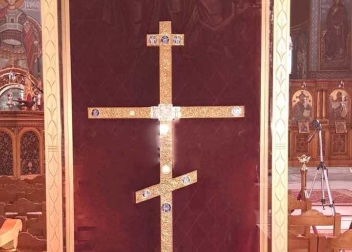 Σε δημόσια προσκύνηση ο Σταυρός του Μεγάλου Κωνσταντίνου στον Βόλο