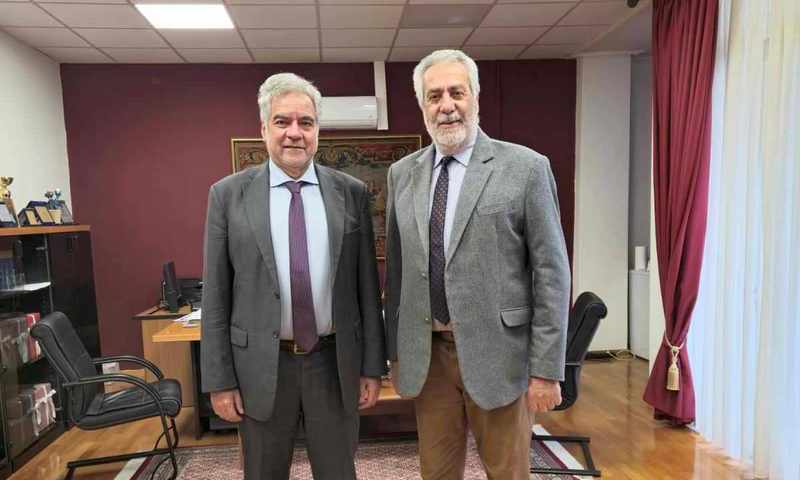 Εσερίδης και Σερέτης συζήτησαν υγειονομικά ζητήματα που απασχολούν τον Δήμο Αλμυρού