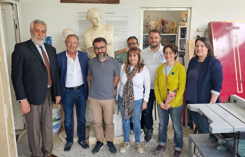 Επίσκεψη Δ. Εσερίδη και συνεργατών του στη Σχολή Καλών Τεχνών για το Τεχνητό Υποβρύχιο Αξιοθέατο