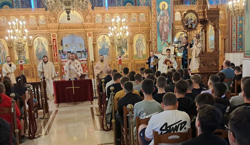 Υποδειγματική Θεία Λειτουργία για το 2ο Γυμνάσιο Αλμυρού από τον Μητροπολίτη Ιγνάτιο