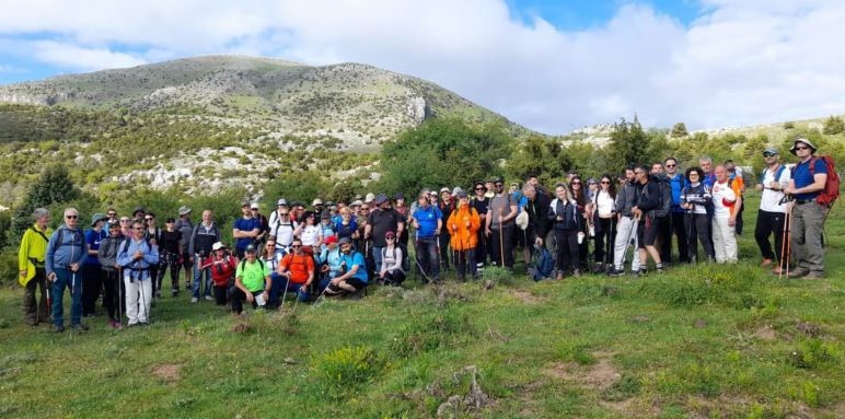 Εκατό φίλοι της πεζοπορίας ανέβηκαν στις κορυφές της Όθρυς