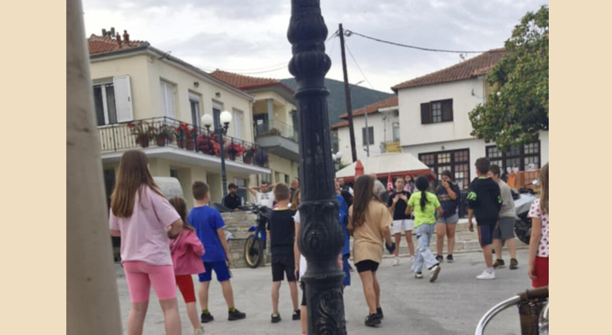 Διαμαρτυρίες Φτελιανών – Έκλεισαν το προαύλιο της Εκκλησίας για τα παιδιά – Η απάντηση του Αντιδημάρχου