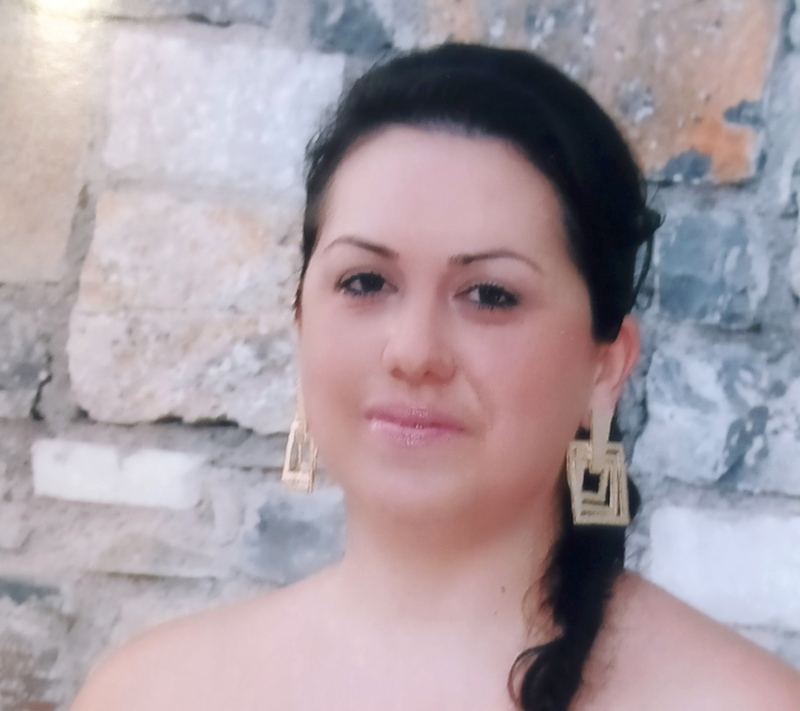 Η νοσηλεύτρια του νοσοκομείου Ζωή Δερβίση από την Σούρπη ανοίγει την πόρτα της τριτοβάθμιας εκπαίδευσης