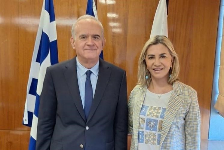 Η Ζ. Μακρή με τον υφυπουργό προστασίας του πολίτη για το ΕΑΣΚΝ Κασσαβέτειας