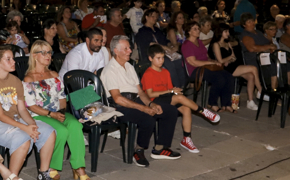 Η ιστορία ζωής της οικογένειας του Δημήτρη Ντεβετζή μετά τον ξεριζωμό των Ελλήνων της Μικράς Ασίας