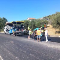 Σε εξέλιξη έργα οδοστρωσίας στην επαρχιακή οδό Βόλου-Μικροθηβών
