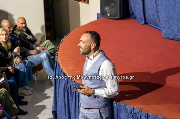 Επιστολή αναγνώστη: Ο Βαγγέλης Κούργιας συνεχίζει την παράδοση του Αλμυρού να βγάζει καλλιτέχνες