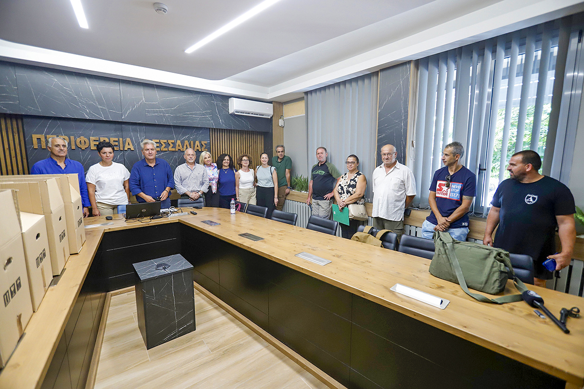 Δωρεά Η/Υ από την Περιφέρεια Θεσσαλίας  σε παιδιά τριτέκνων-πολυτέκνων- μονογονεϊκών οικογενειών και σχολικές μονάδες