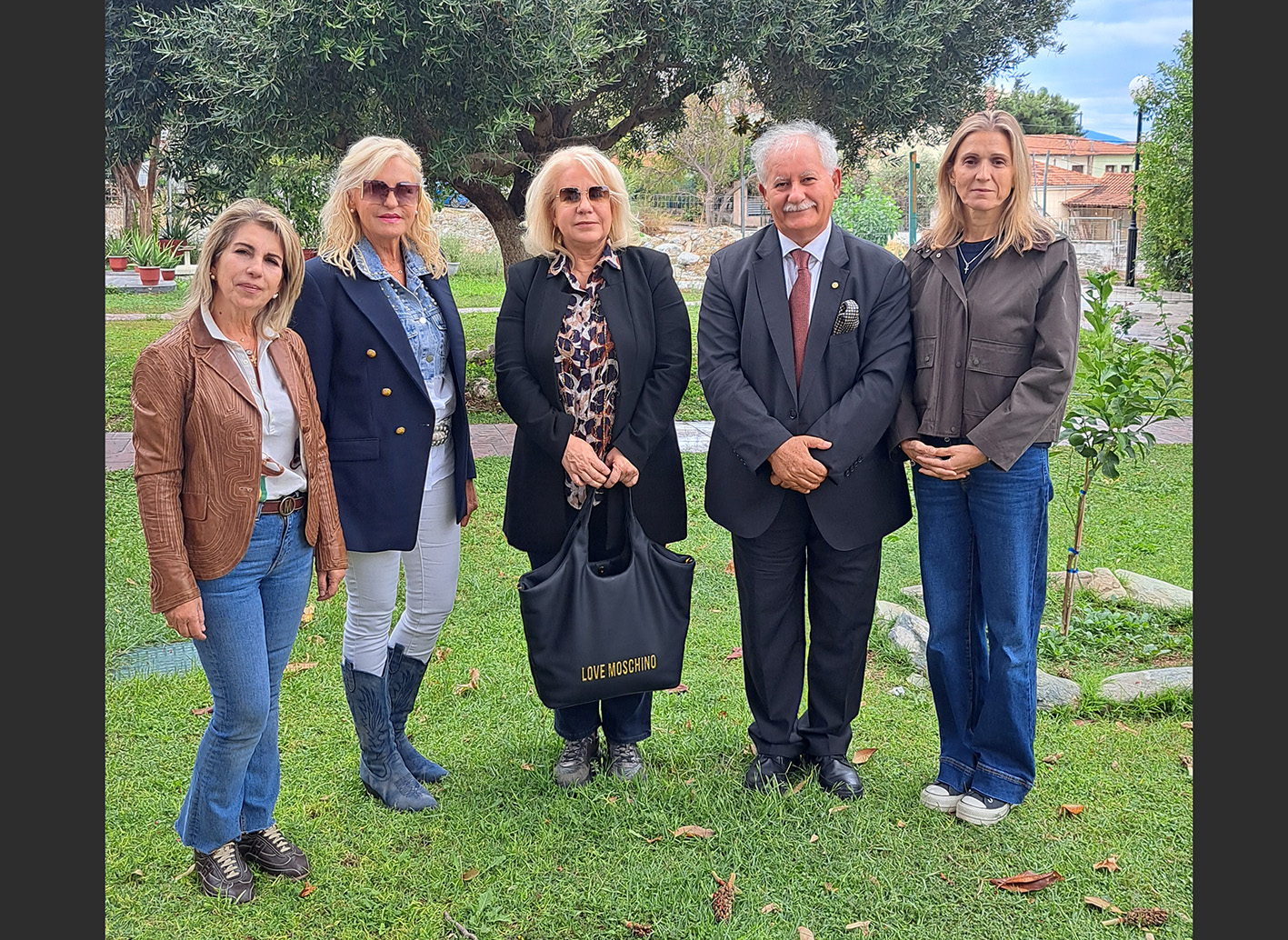 Διανομή τροφίμων σε κοινωνικές δομές μετά τη συναυλία κοινωνικής αλληλεγγύης