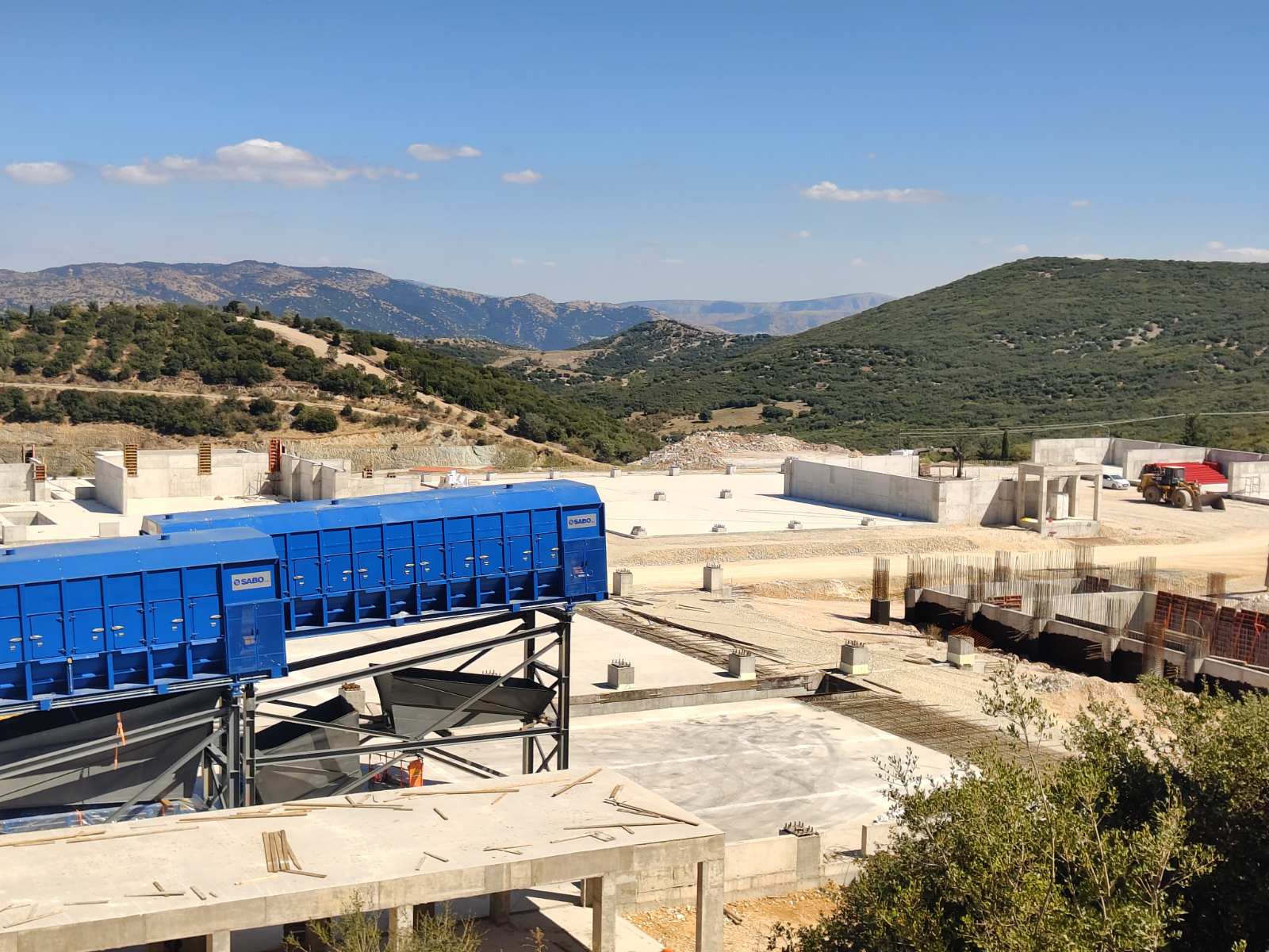 Με γρήγορους ρυθμούς κατασκευάζεται στα Τρίκαλα η Μονάδα Επεξεργασίας Απορριμμάτων για όλη τη δυτική Θεσσαλία