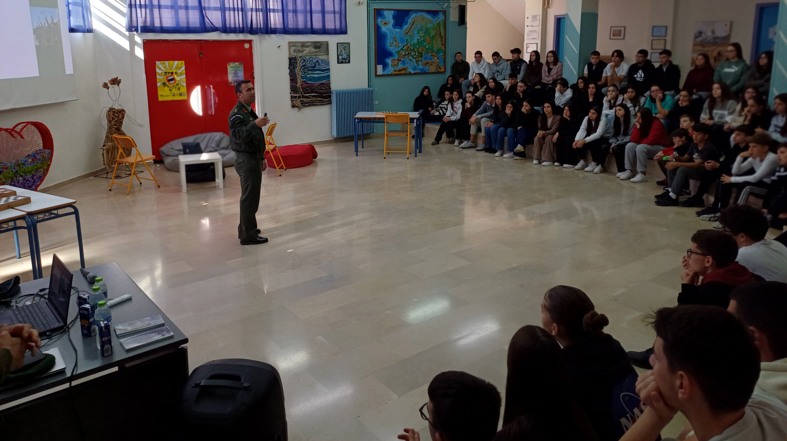 Ενημέρωση των μαθητών/τριών του Γυμνασίου – Λ.Τ. Ευξεινούπολης για τις Στρατιωτικές Σχολές