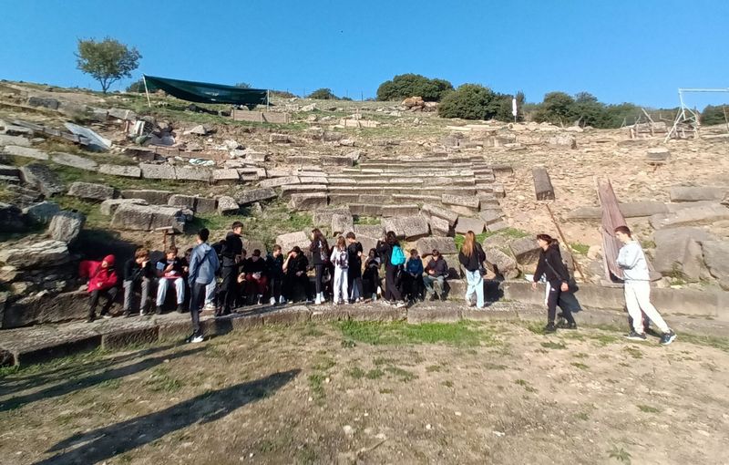 Πολιτιστικό ταξίδι μνήμης για το Γυμνάσιο Πτελεού στο Θέατρο Φθιωτίδων Θηβών