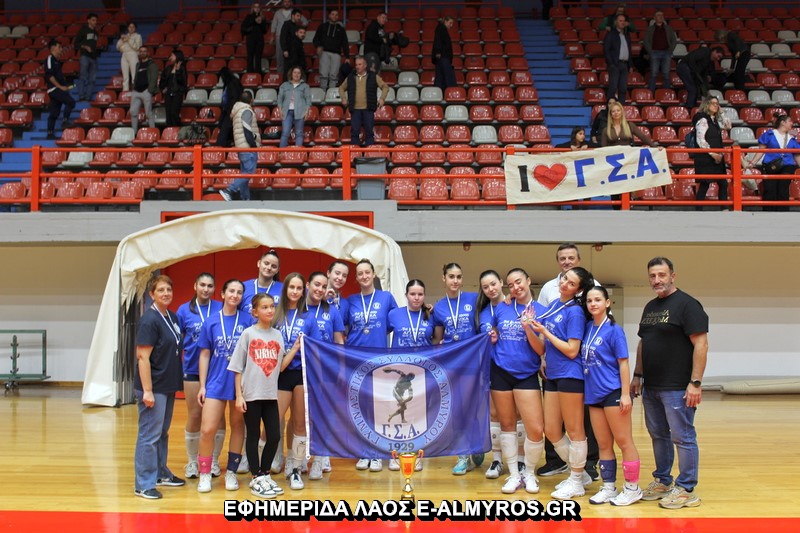 Οι απονομές του τελικού βόλεϊ μέσα από τον φακό του “Λαού”