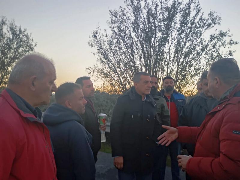 Στο μπλόκο της Νίκαιας και στο πλευρό των αγροτών ο Δημήτρης Κουρέτας