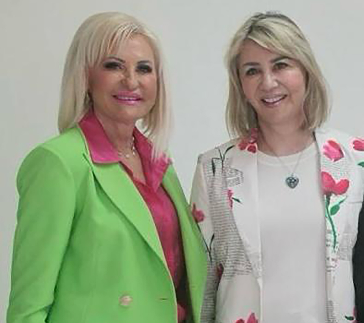 Η Ζ. Μακρή ευχαριστεί την διοικήτρια της ΔΥΠΑ Γ. Χορμόβα για το επίδομα μητρότητας