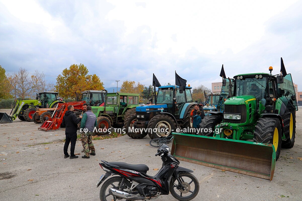 Οι αγρότες του Αλμυρού …ζεσταίνουν τις μηχανές των τρακτέρ – βίντεο
