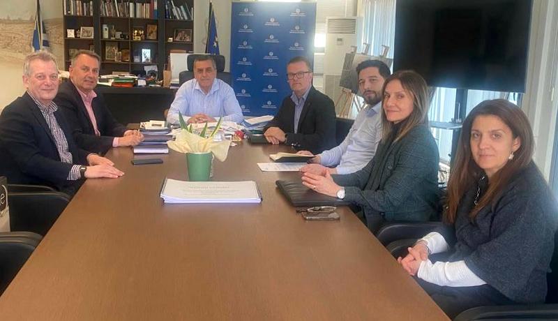 Νέα χρηματοδοτικά εργαλεία για το εμπόριο – Σύσκεψη με Κουρέτα για στήριξη των ΜμΕ