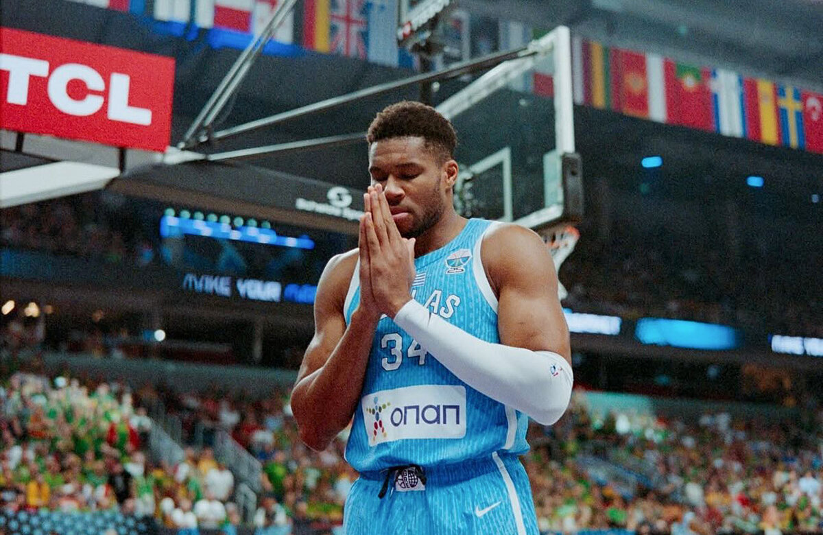 Ο Γιάννης Αντετοκούμπο μεταξύ των βραβευθέντων του Ευρωπαϊκού Τάγματος Αξίας