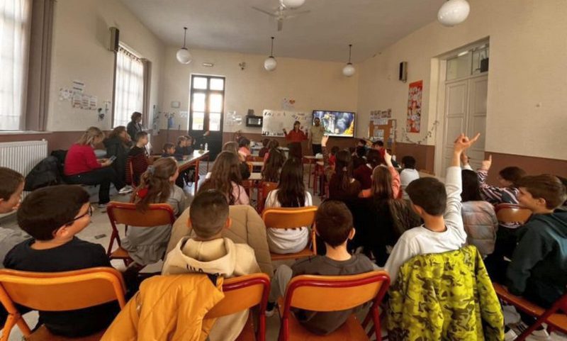 Δύο σχολεία ενώνουν τη φωνή τους ενάντια στον σχολικό εκφοβισμό