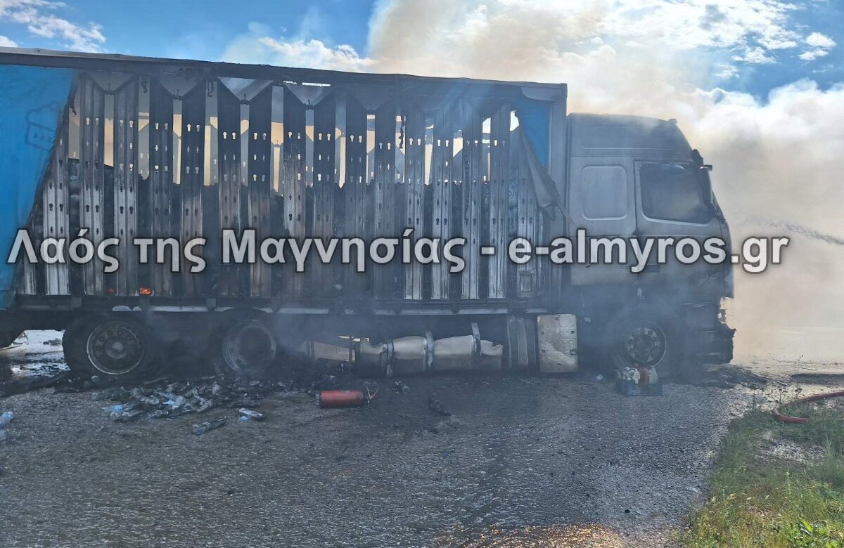 Ολοσχερώς κάηκε η νταλίκα που πήρε φωτιά έξω από τον Πλάτανο