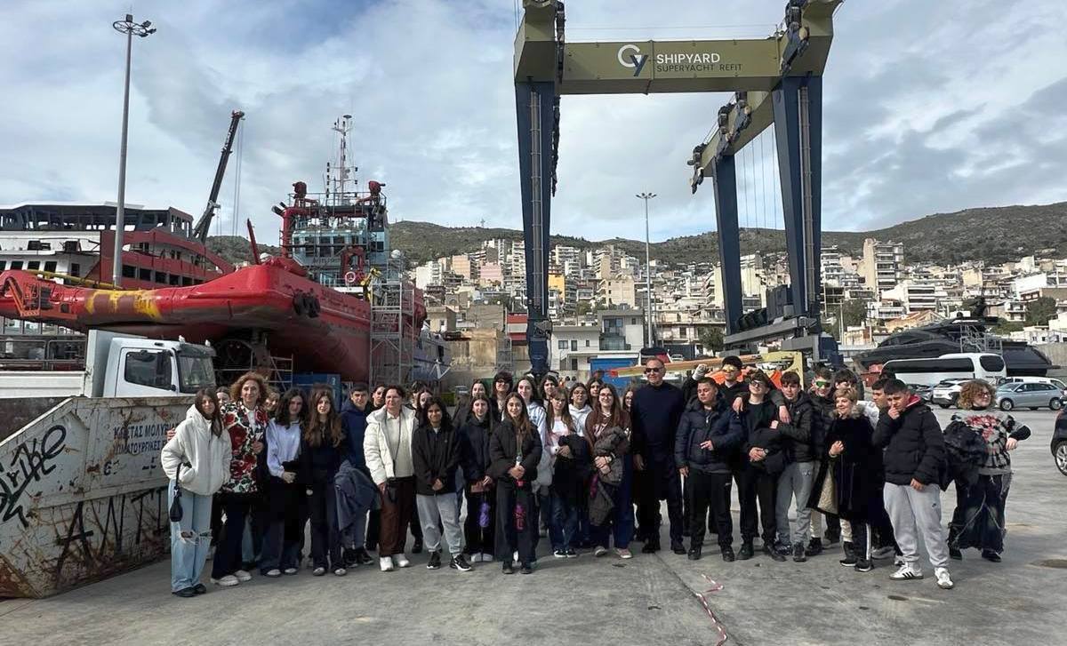 Ο εφοπλιστής Πάρης Δράγνης υποδέχθηκε τους μαθητές του Γυμνασίου Ν. Αγχιάλου