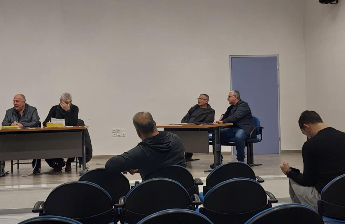 Γεφυροπλάστιγγες, αμοιβές εργολάβου Φιλαρμονικής, ρέμα Βελεστίνου και κοπή χόρτων στα θέματα της συνεδρίασης λογοδοσίας στον Δήμο Ρήγα Φεραίου