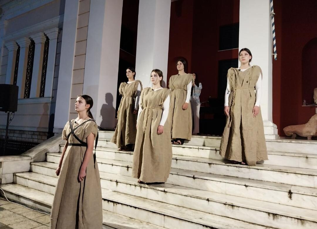 Βραδιά υψηλής αισθητικής, συγκίνησης και πολιτισμού από τους μαθητές του Γυμνασίου-Λ.Τ. Ευξεινούπολης