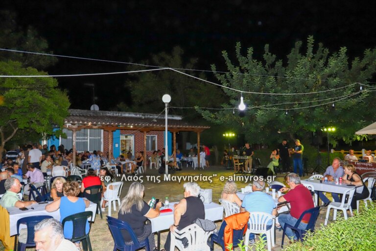 Το πάρκο Μικρασιατών κατακλείστηκε από κόσμο για το “Αντάμωμα” – φωτορεπορτάζ