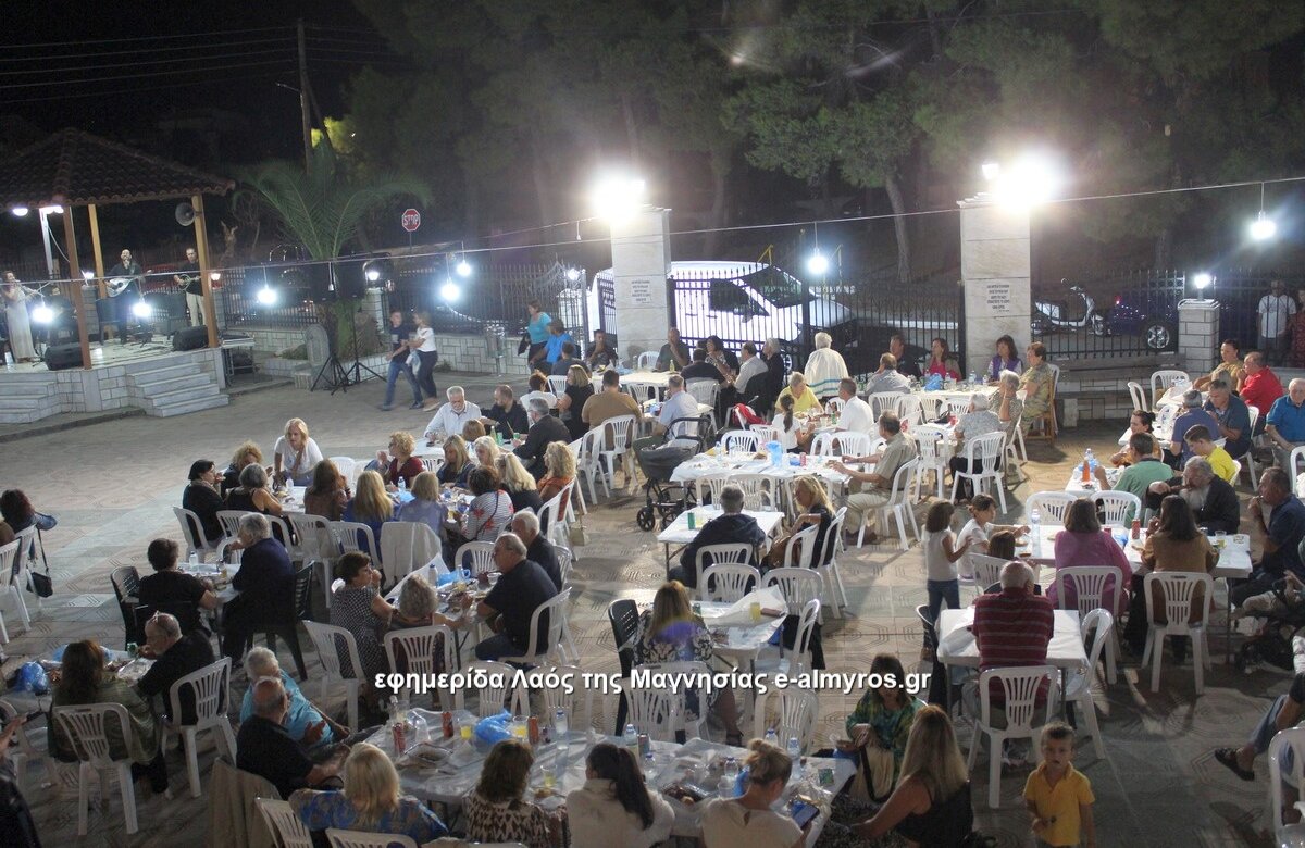 Όταν η κοινωνία ενώνεται, μπορεί να προσφέρει έμπρακτα όσους έχουν ανάγκη: μεγάλη επιτυχία στην φιλανθρωπική βραδιά του Ι.Ν. Αγίου Νικολάου