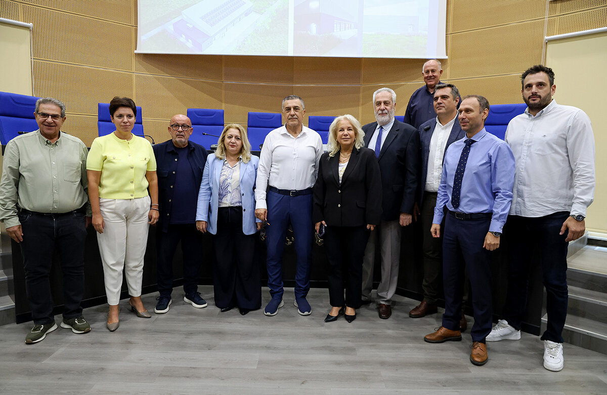 Στοιχεία για το κολυμβητήριο στον Αλμυρό και τα γήπεδα που θα γίνουν έξω από το Κουρί