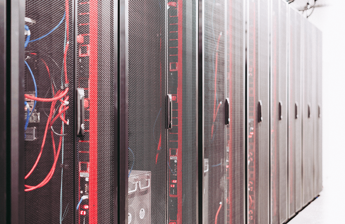 Ευρωβουλευτές ΠΑΣΟΚ προς Κομισιόν: Τα data centers «διψούν» για νερό και «καίνε» ρεύμα. Ποιος θα πληρώσει τον λογαριασμό;
